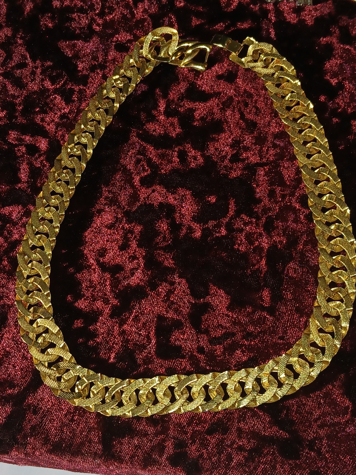 Gold Tone Chain Thick Choker Necklace 18 In Elegant Unique