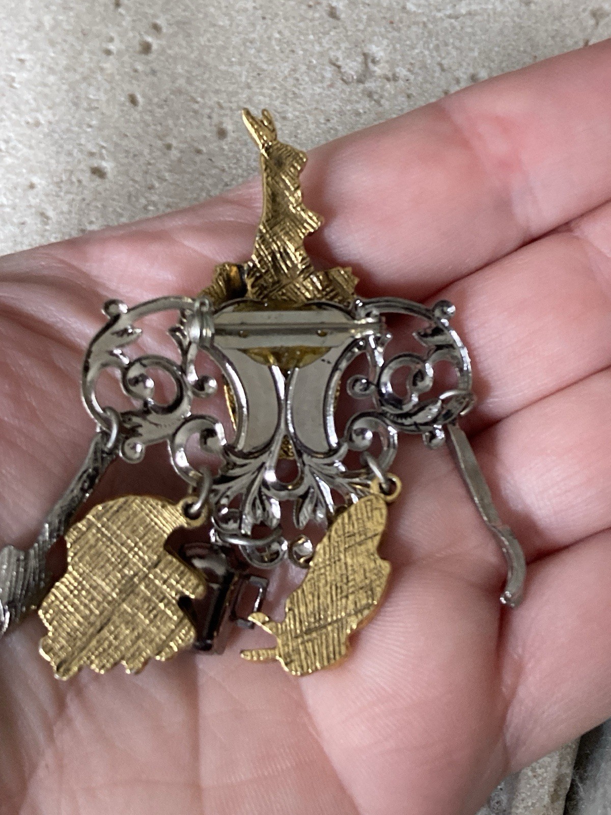 Vintage Gardening Bunny Flower Pot Dangle Charm Brooch Pin Mixed Metal