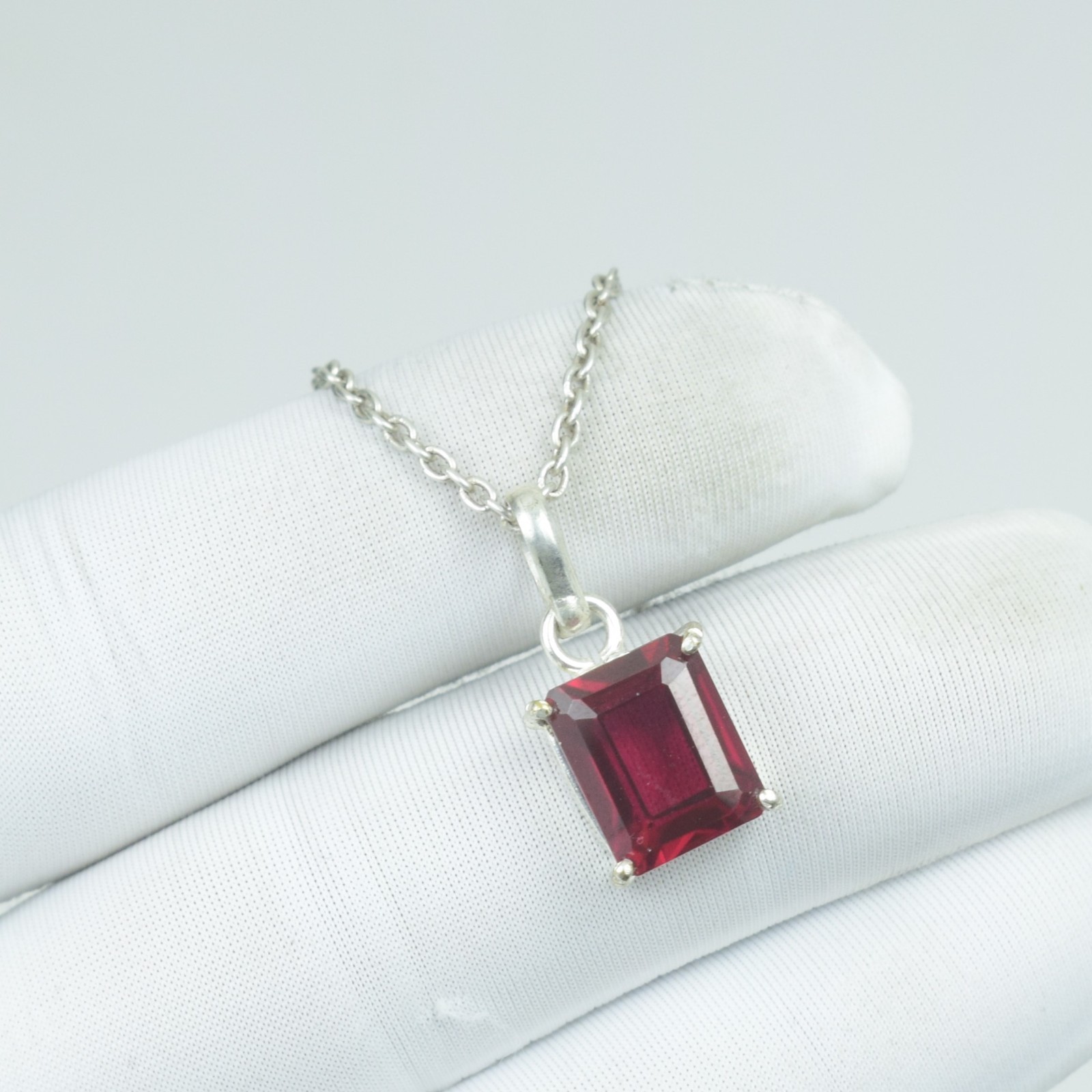 AAA Ceylon Minimalist Sterling Silver Red Garnet Necklace, Gift For Ladies 15Cts