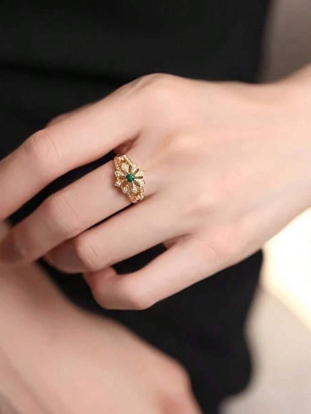 Vintage Floral Ring Simulated Emerald Green Stone Crystal Silver Gold Tone Women