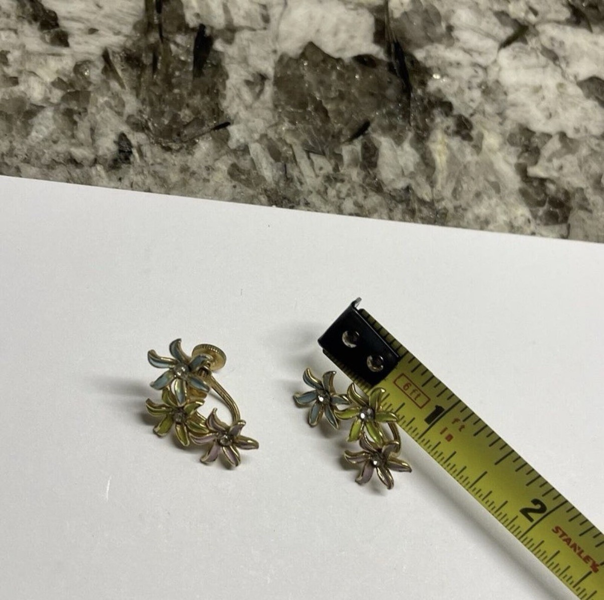 Multi Colored Flowers Non Pierced Screw Back Earrings Gold Tone Women’s Flower