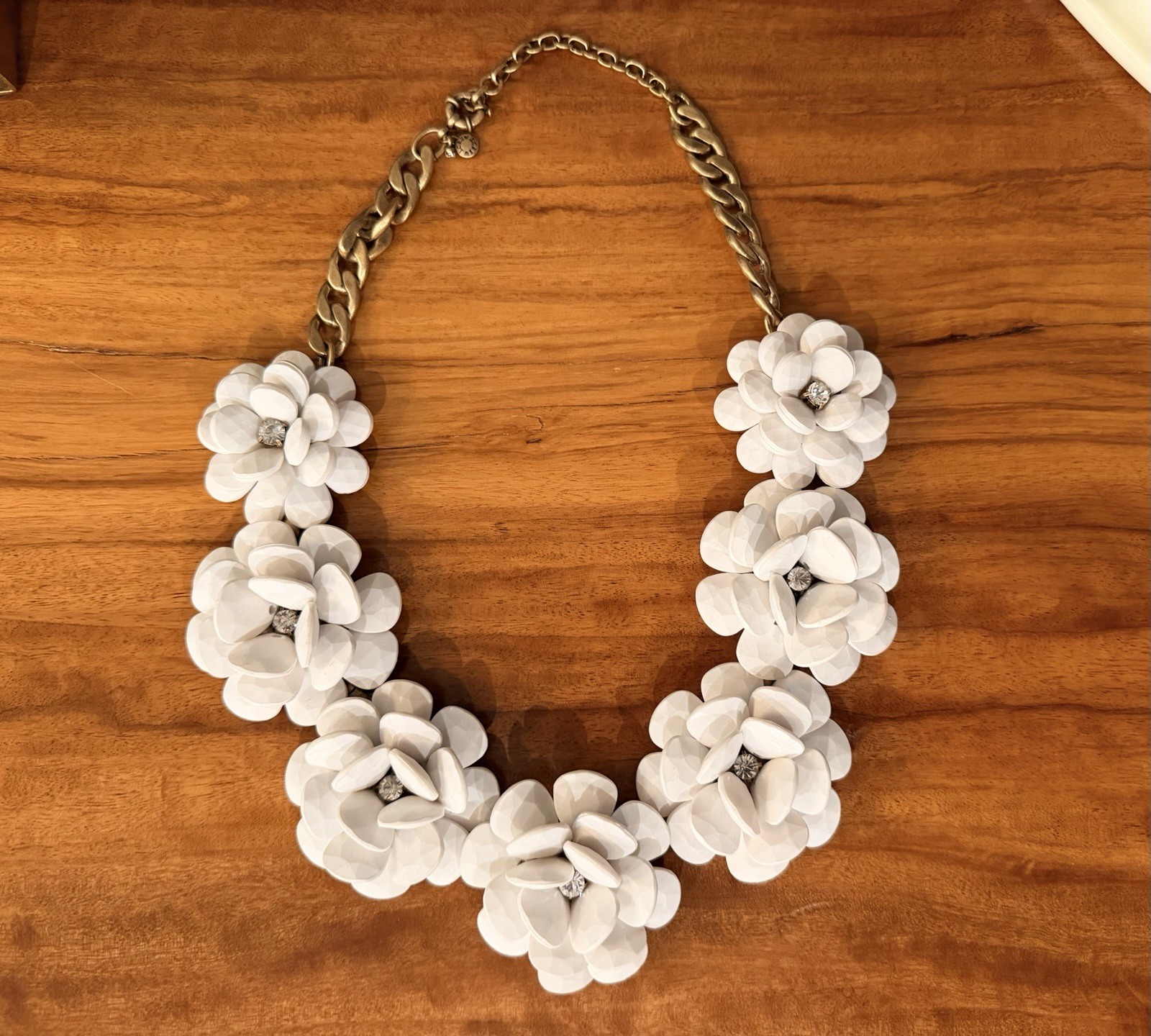 J.Crew White Floral Statement Necklace Gold Tone Flower Bib Necklace NWOT