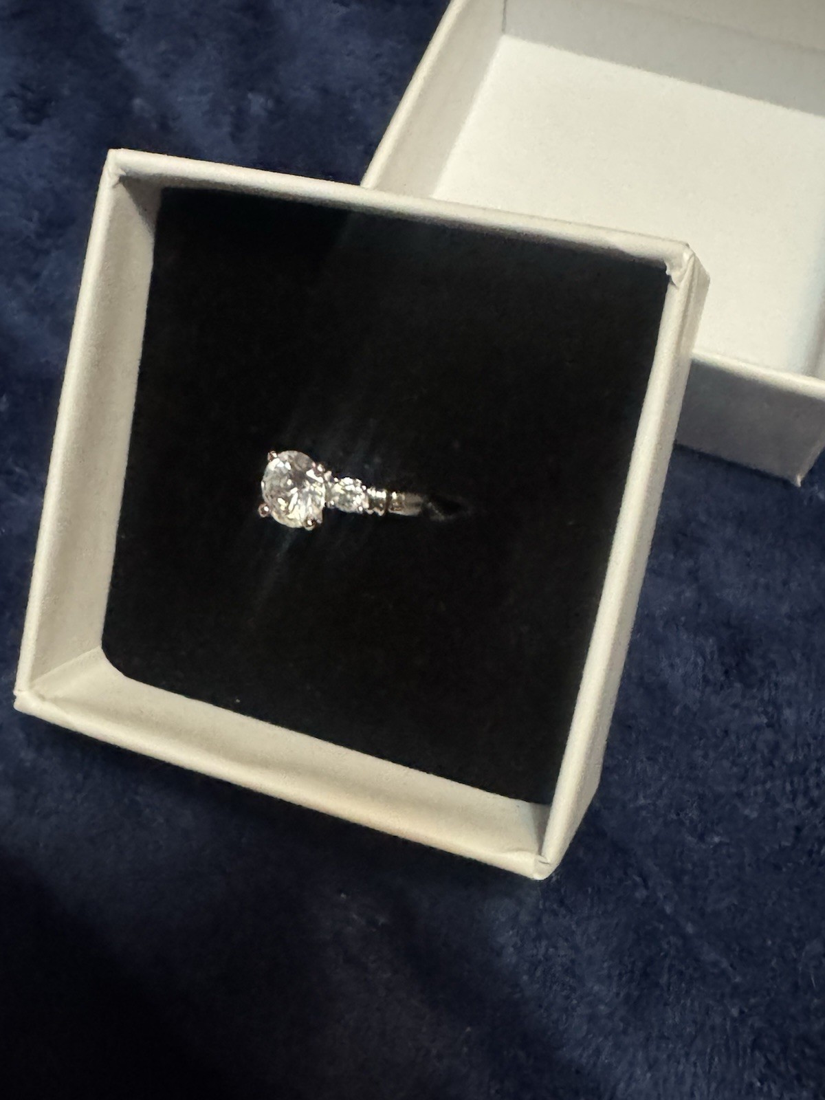 Cubic Zirconia Silver Tone Ring Size 6. Brand New Never Worn Great Condition