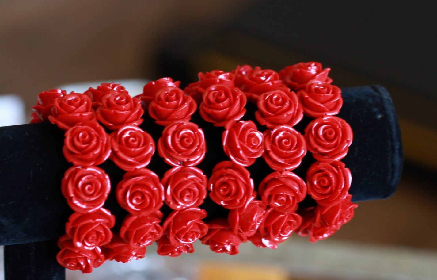 Rose Bud Flower Red Stretchy Elastic Bracelet Size 7-7 1/2″ Acylic Plastic