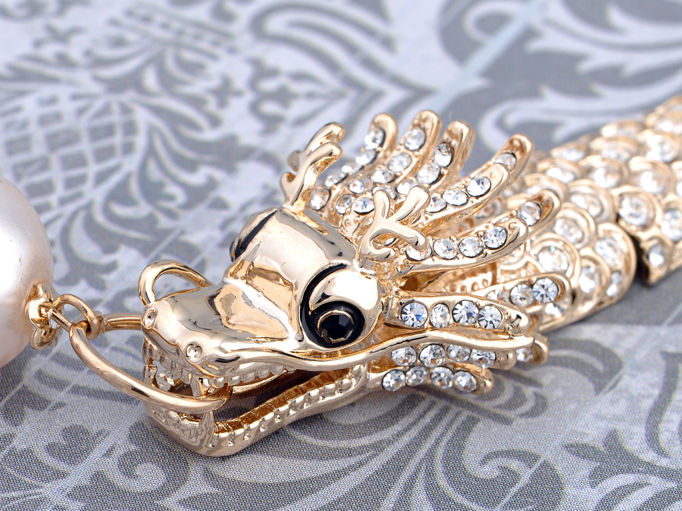 Dazzling Gold Tone Alloy On Clear Crystal Rhinestone Flying Dragon Bracelet ALA