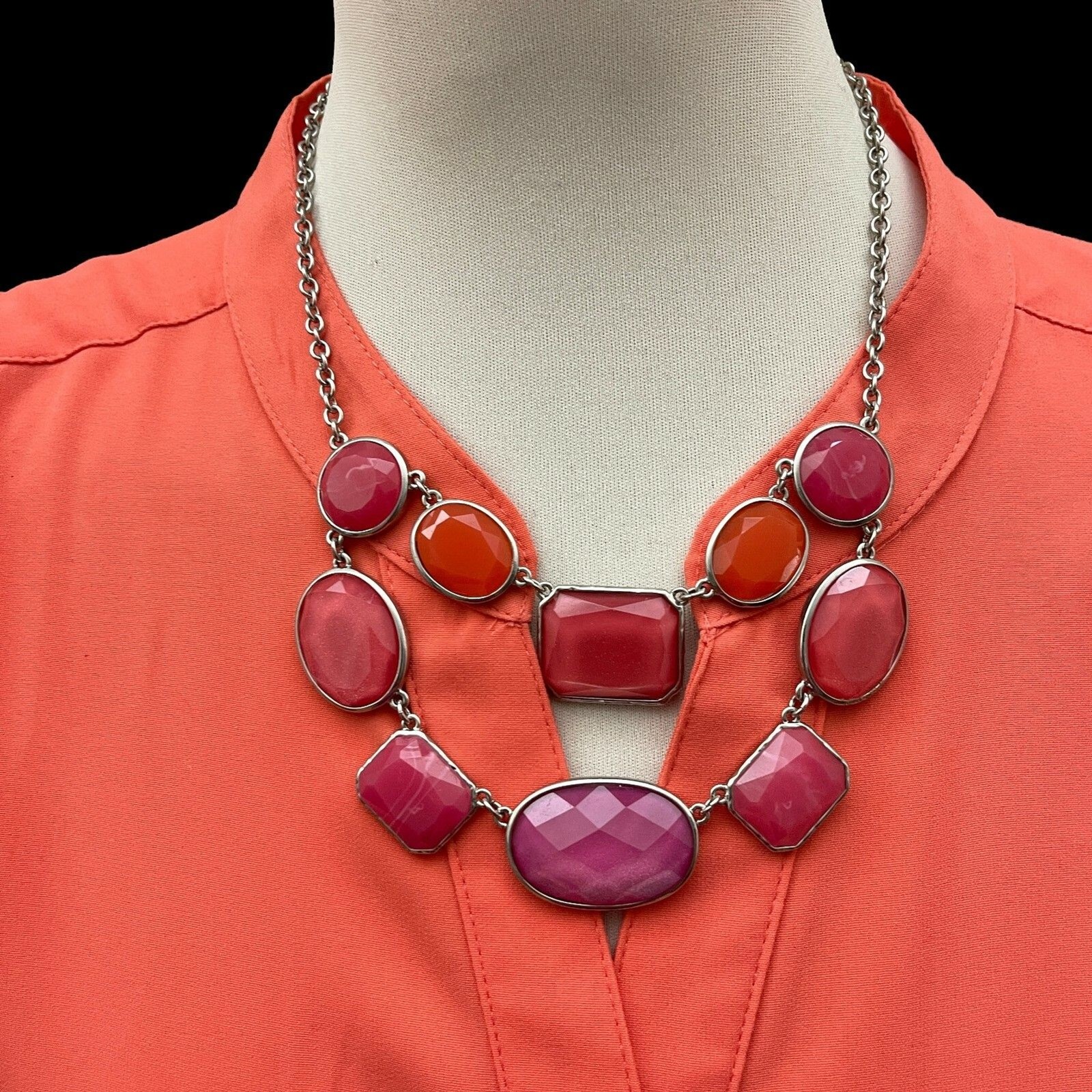 Silver-tone Salmon Pink Orange Women’s Fashion Necklace NWOT