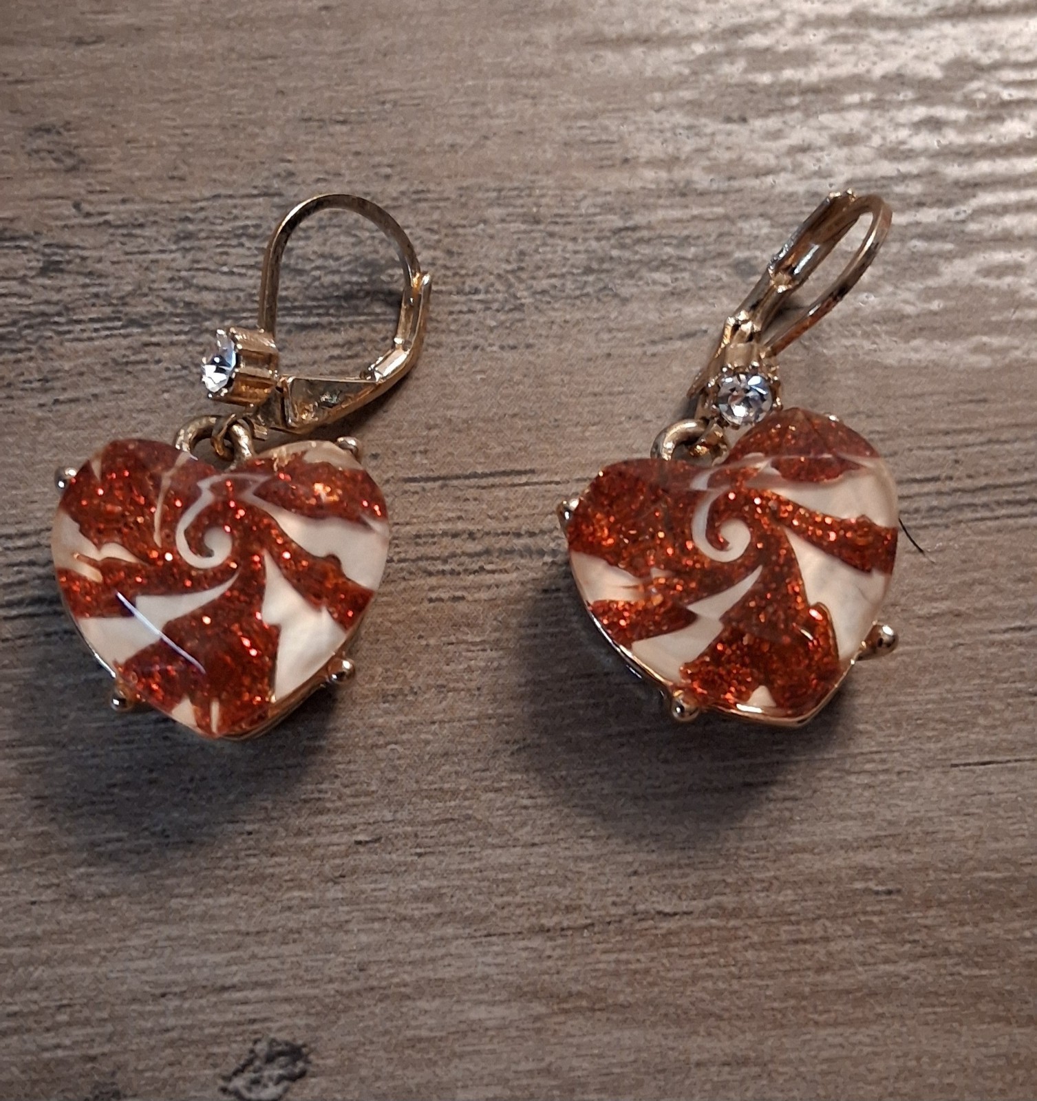Gold Tone Heart Dangle/Drop Leverback Earrings Red White Swirl Resin No Stone