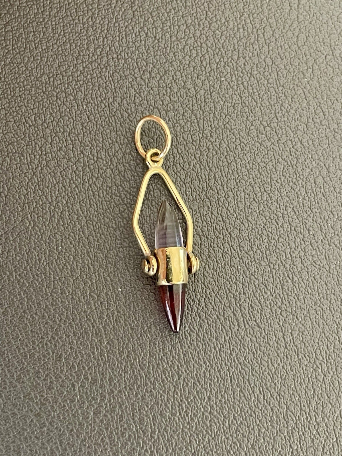 18KT Yellow Gold 12CT Garnet and 12CT Amethyst Pendant F288 G2U