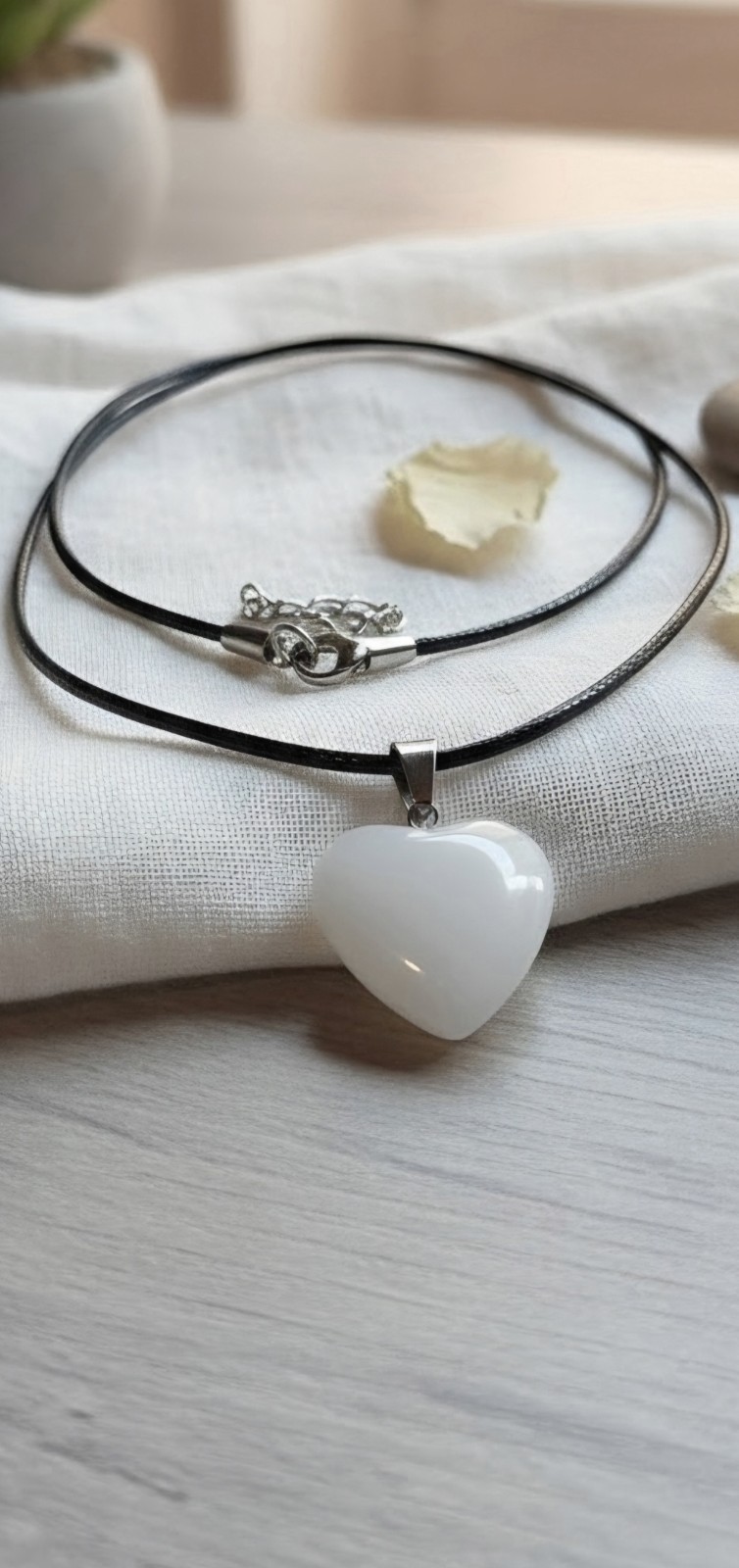 Fashion White Stone Heart Pendant 16mm with Snake Chain Necklace
