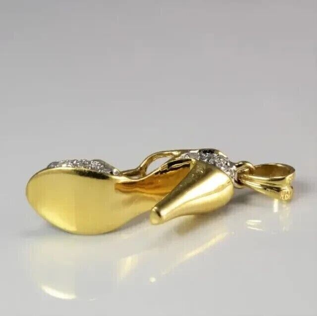 Round Simulated Diamond Women’s Gorgeous Heels Pendant 14K Yellow Gold Plated