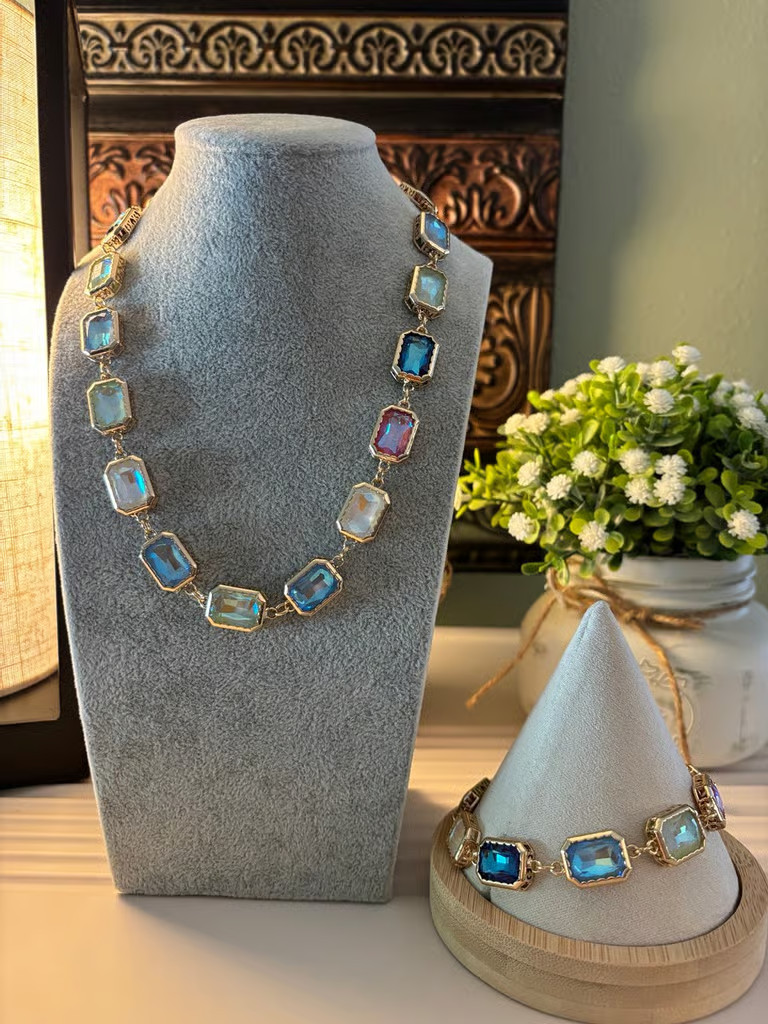 Boutique jewel candy necklace and bracelet set