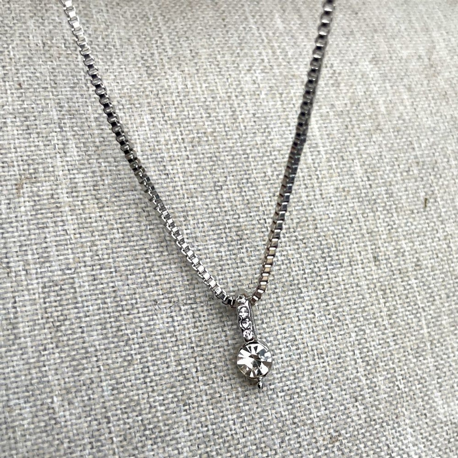 Beautiful Zircon drop pendant necklace 18 – 20 in. Chain new gift faux diamond