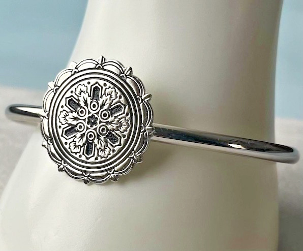 Lenox Sterling Silver Cuff Bracelet Round Filigree Medallion Scalloped Edge New