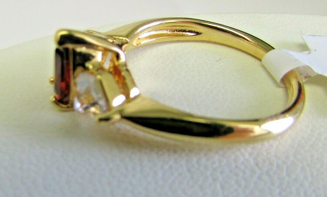 Allison Reed Gold Tone Pear Shaped Garnet Ring Size 5.5 (O45 1187 05) NEW