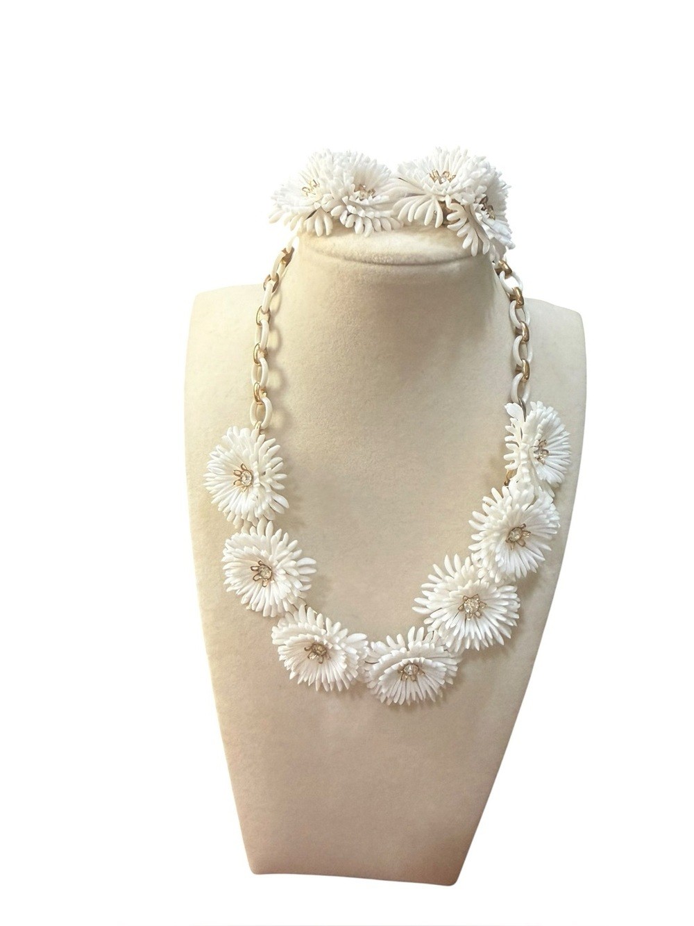 Vintage Lisner White Floral Statement Necklace & Earrings Demi Parure