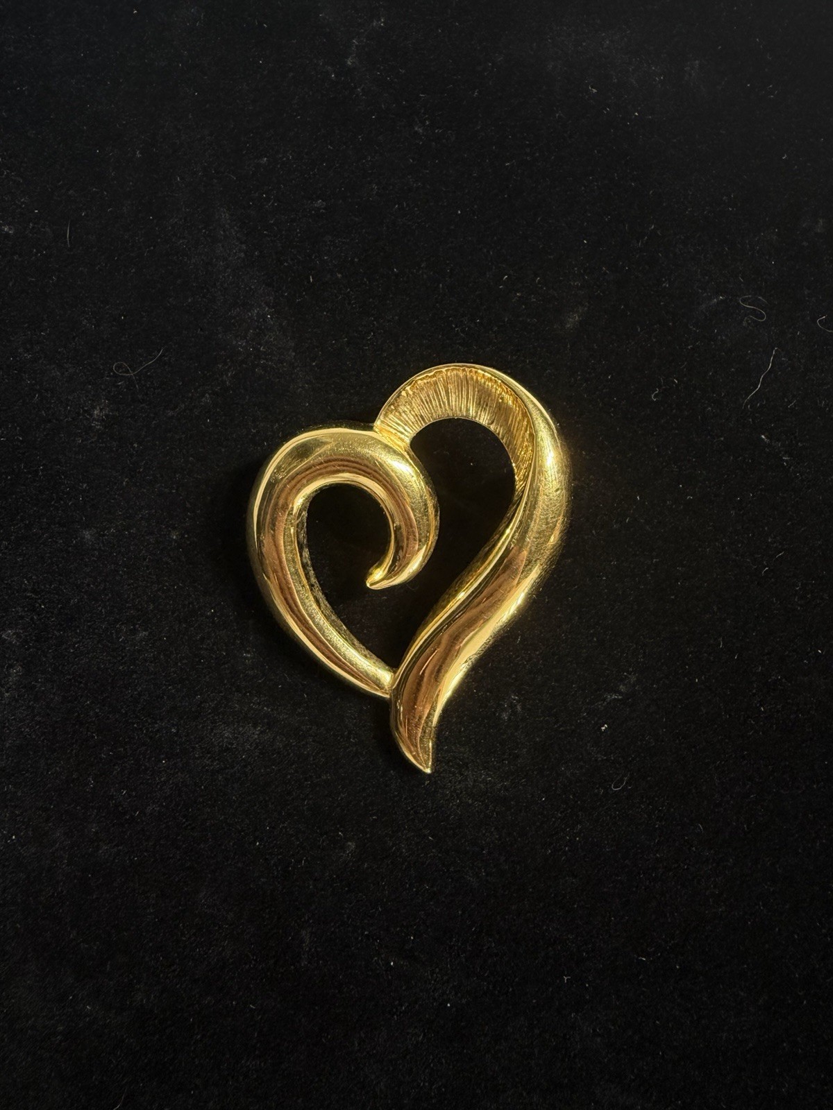 Vintage Napier Gold Tone Heart Brooch Pin Abstract Love Valentine 0.5 oz