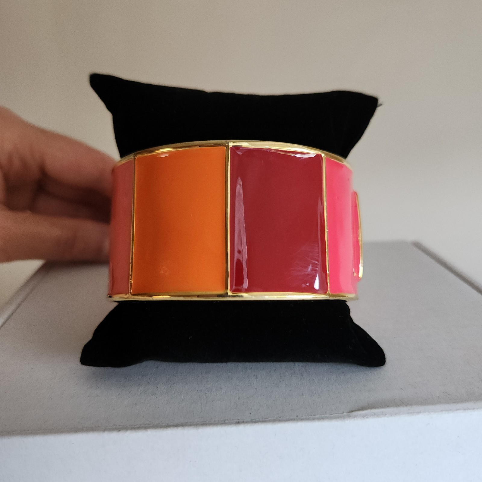 Banana Republic Color Block Bangle Bracelet | Red Orange Enamel | Gold Tone | 7″