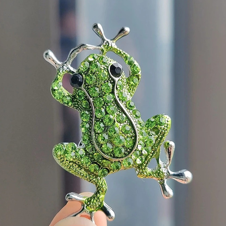 Green Crystal Frog Brooch Gold Rhinestone Animal Pin Fashion Jewelry Gift