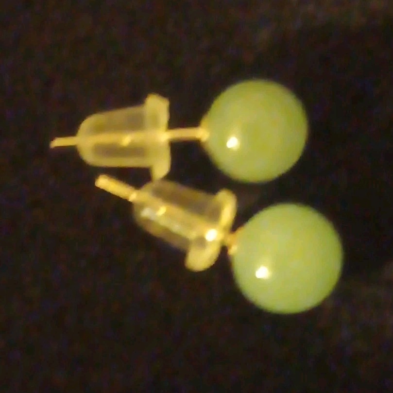 10k Gold Green Emerald Round Stud Earrings Pair, Butterfly Back Closure, 5.8mm,