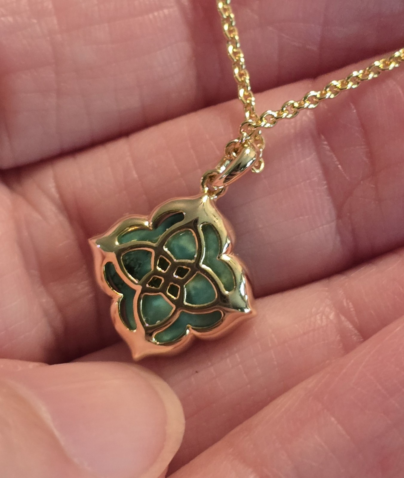 KENDRA SCOTT Mallory Gold Variegated Turquoise Magnesite Pendant 19” Nickelace
