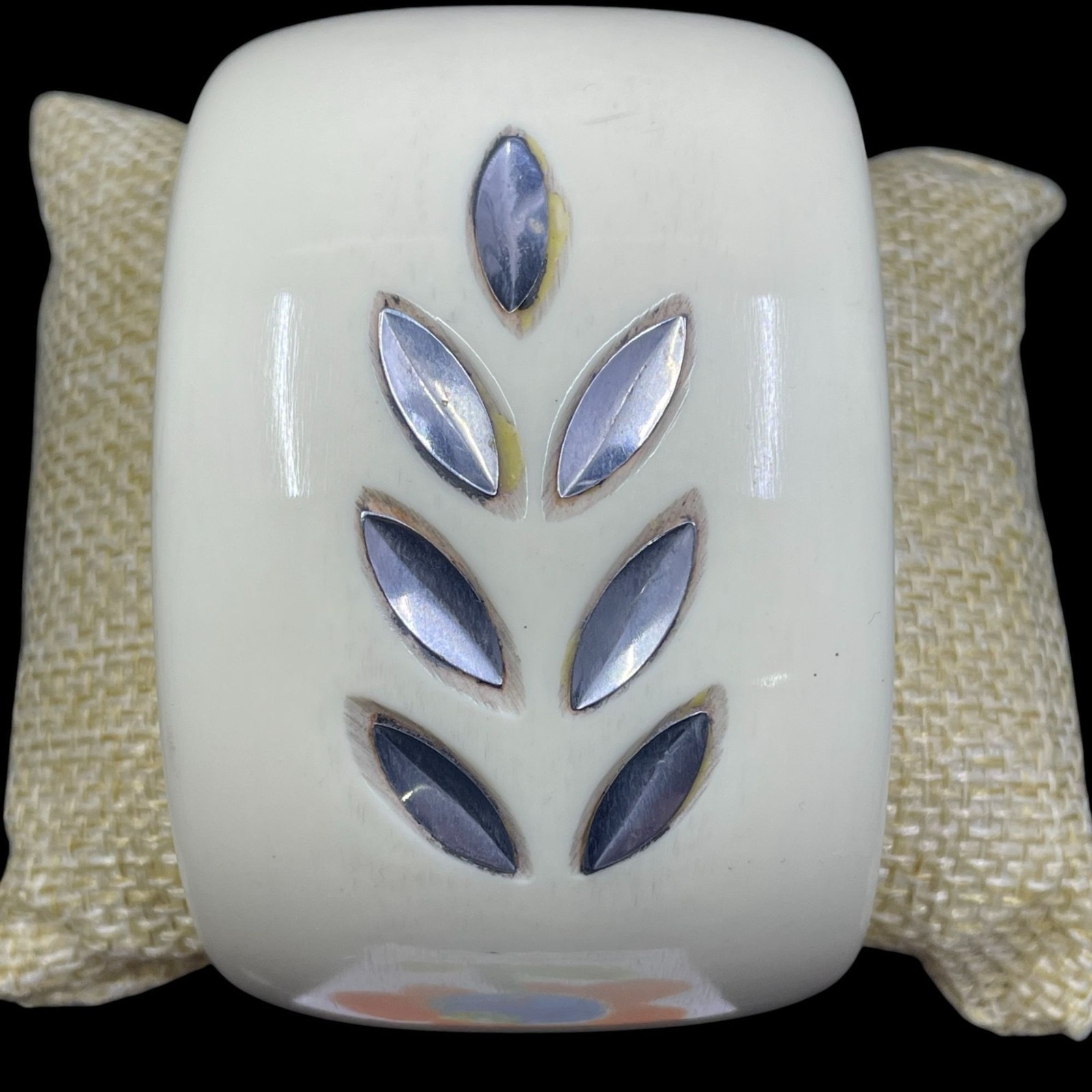 NWT Antika Collection Cream Leaf Bangle Bracelet Coquette Boho Retro Y2K