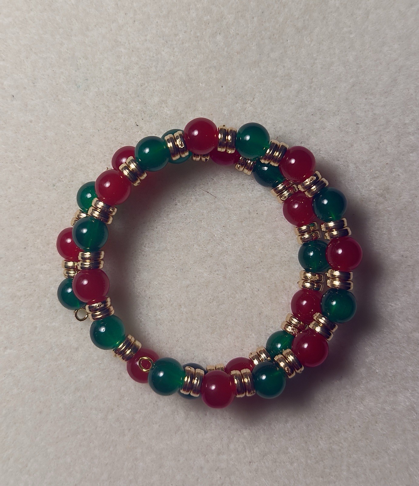 Glass Beaded Stretch Stackable Bracelets Red Green Gold-Tone Round Beads