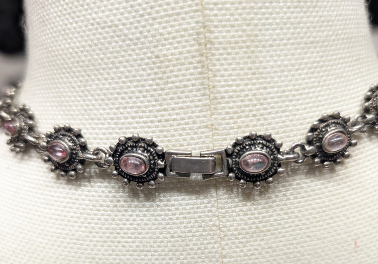Opalescent Stones Choker Necklace Silvertone Flowers Single Strand