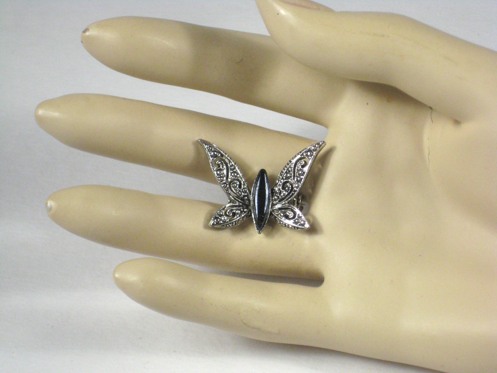 Butterfly Brooch Silvertone Unsigned Pin 1 x 1 1/8 Inches Filigree Pin