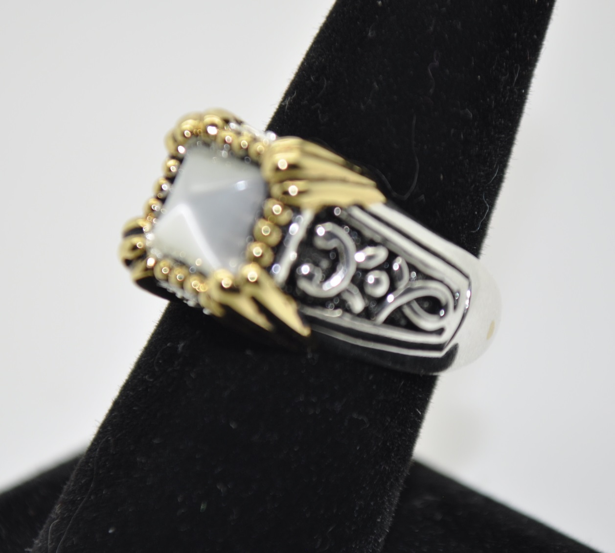 White cat eye stone High quality Two tone fashion Rhodium Plated ring Size 5