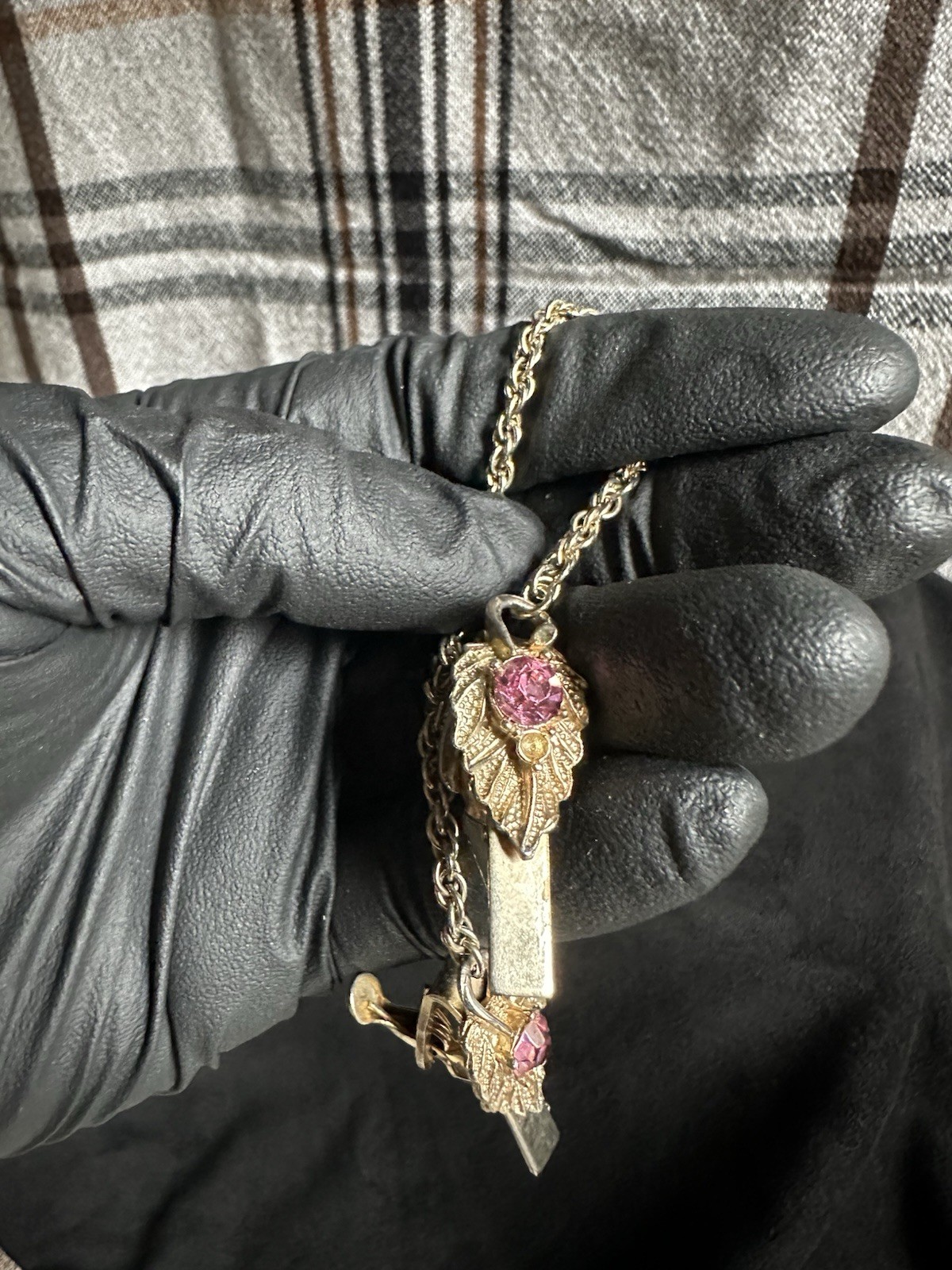 Vintage Sweater clip
