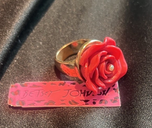 Betsey Johnson Gold And Pink Rose Ring Size 6