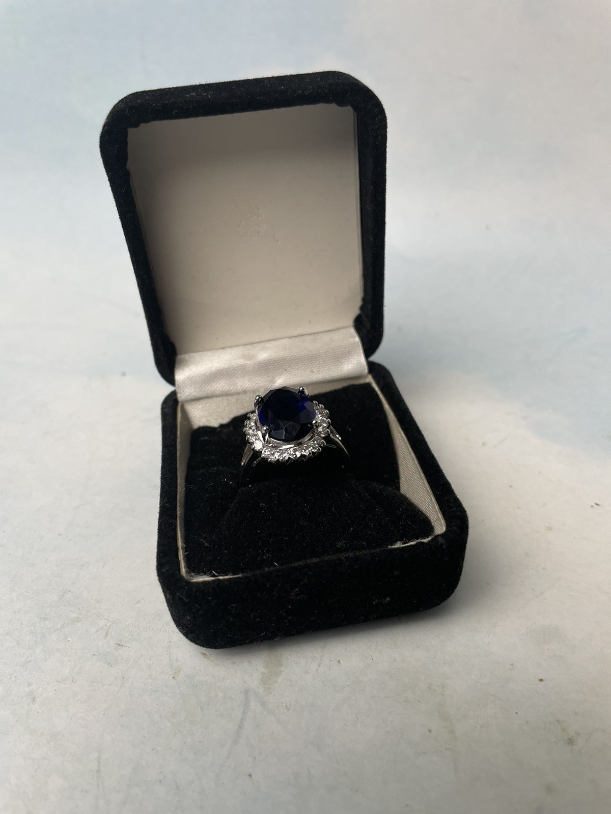 “Majestic Princess” Silvertone Ring by AVON ~ Size 9 ~ Blue Stone ~ 125 ~ 2011