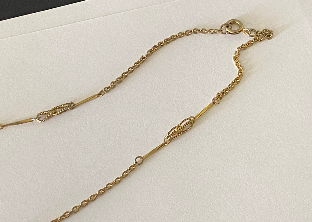 Interesting Varied Styles Of Gold Tone Chain Links 28” Necklace