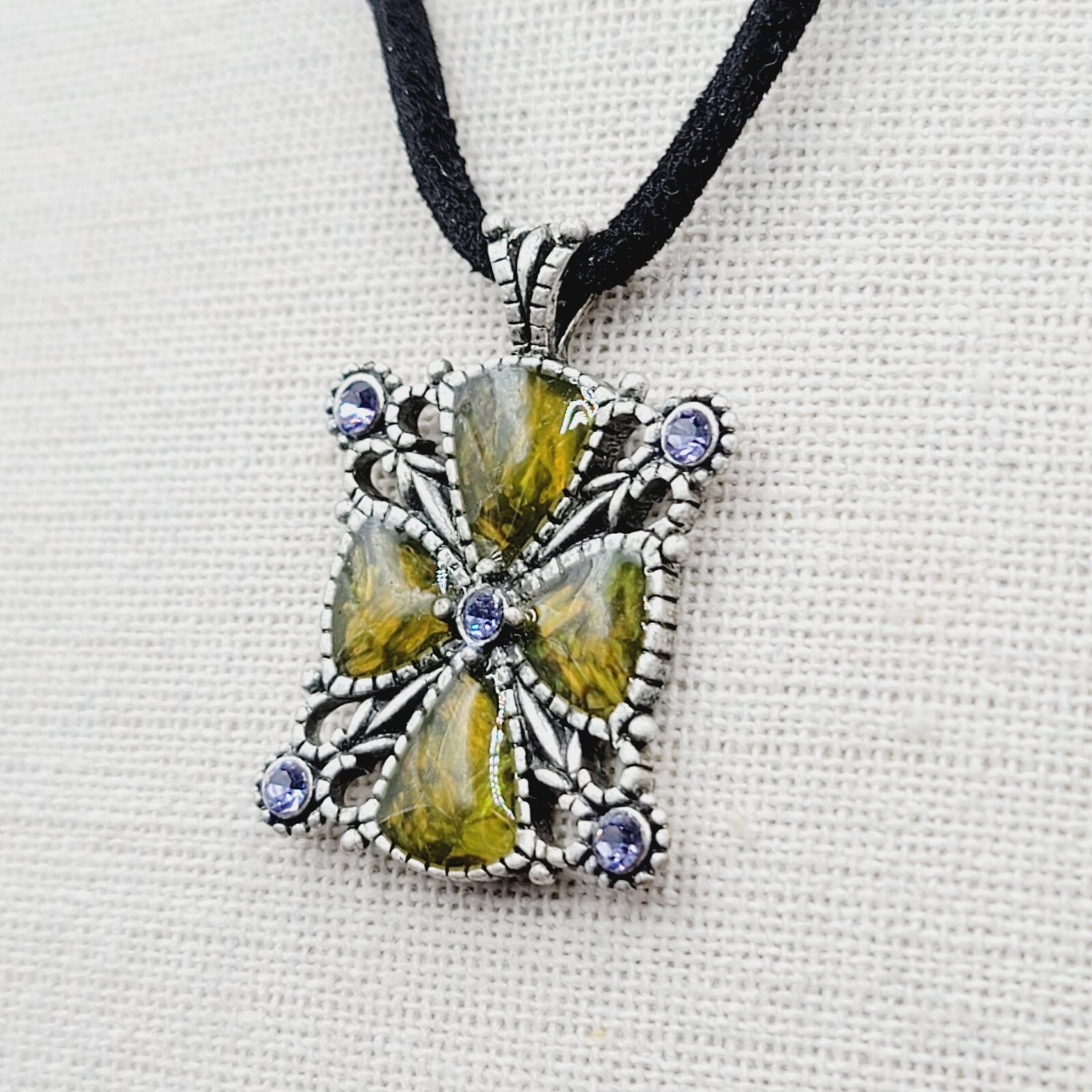 Lia Sophia Pendant Necklace Silver tone Crystal Suede Leather Cord 16″-19″