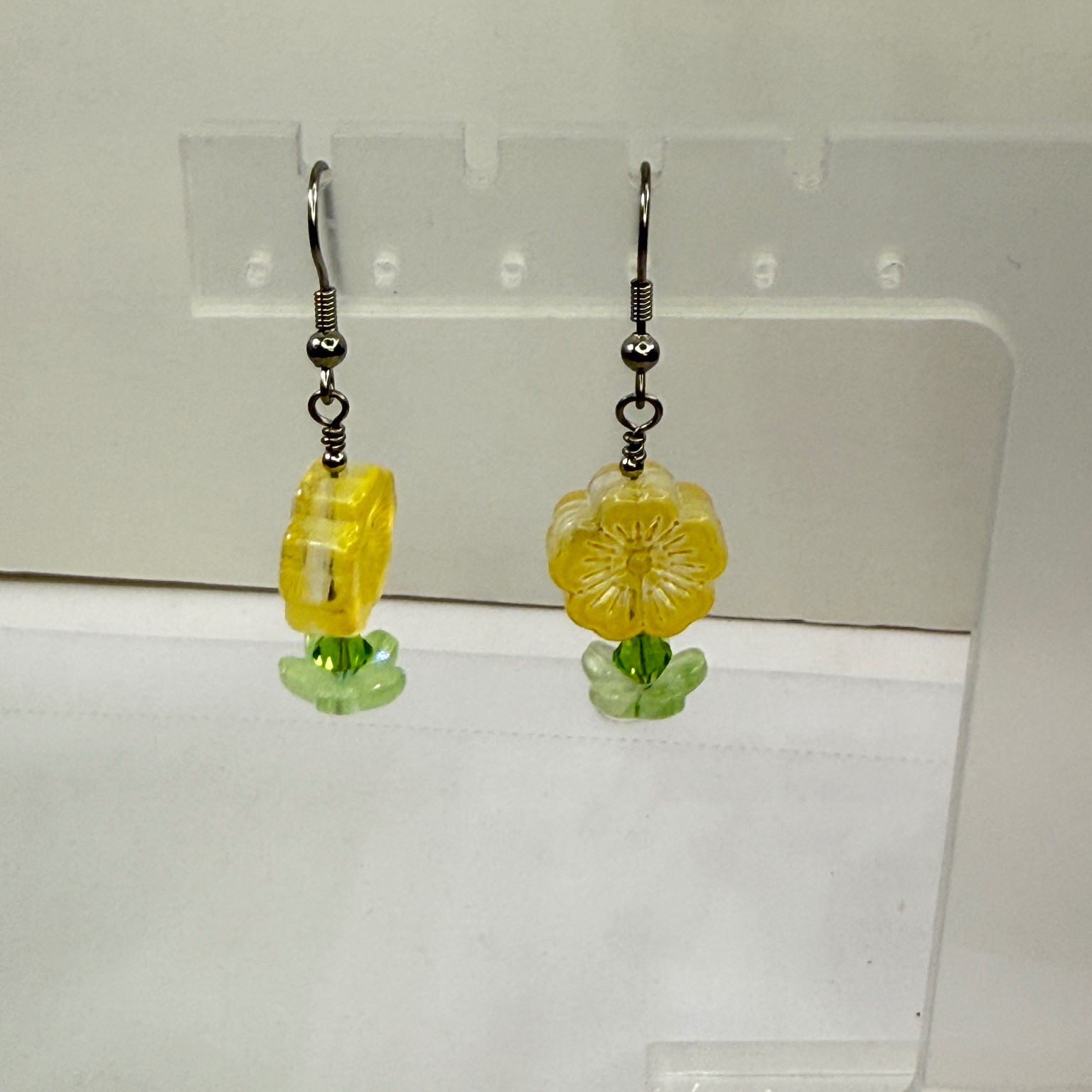 Floral Dangle Earrings Approx 1.5″ Yellow Green Glass/Acrylic Beads Stainless