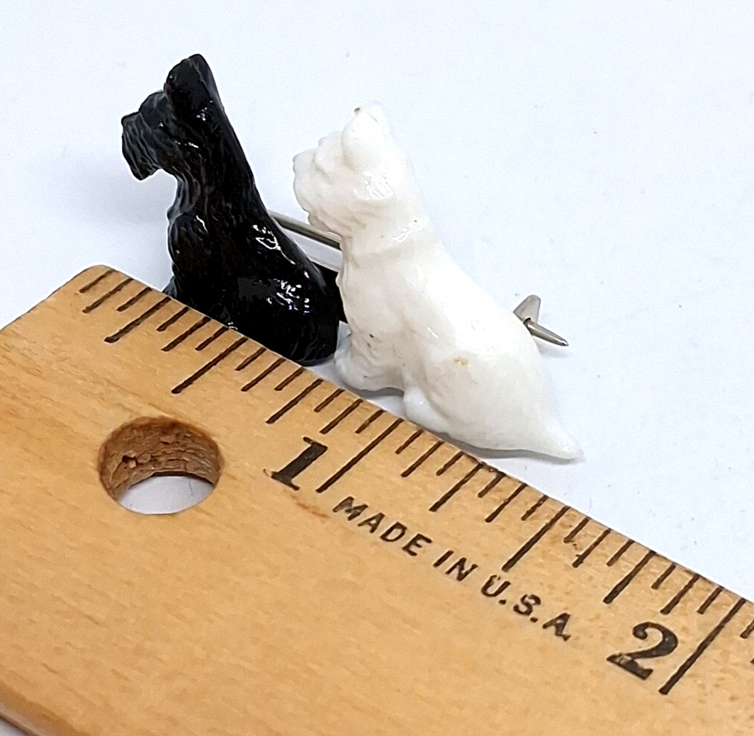 Vintage Made in Great Britain Black & White Celluloid Scottie Dog 1″ Brooch Pin