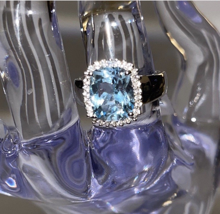 TIMELESS SWISS BLUE TOPAZ AND WHITE TOPAZ SILVER RING [SIZE 7]