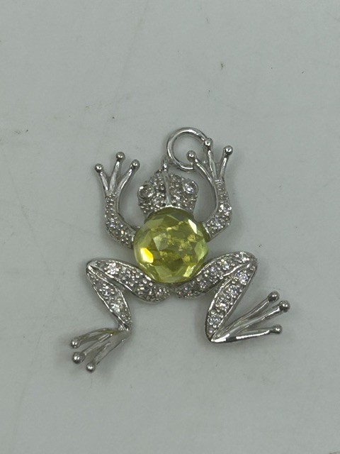 925 STERLING SILVER FROG PENDANT PERIDOT & ACCENTS STATEMENT