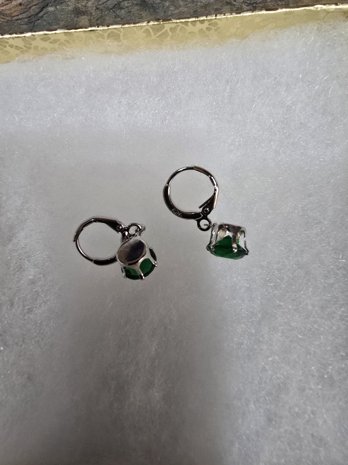 Emerald Color & Silver Tone Necklace & Earring Set With Gift Box