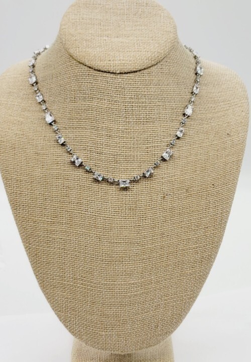 Carolee Crystal Emerald Shape Silver Tone Necklace Lobster Clasp 17.5 in ELEGANT
