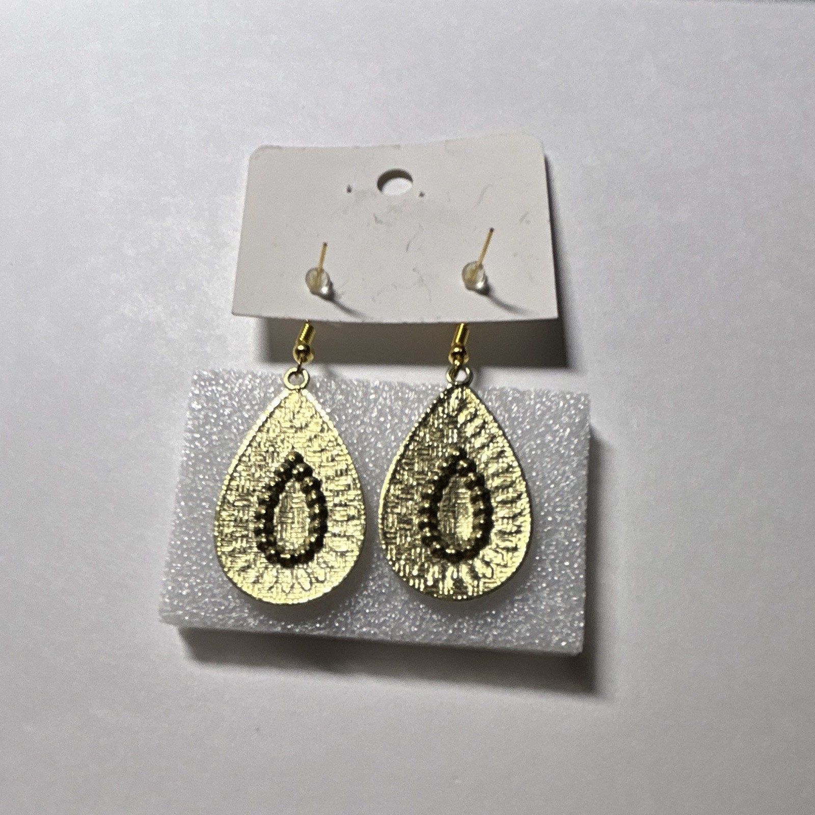 Gold Tone Teardrop Dangle/Drop Hook Earrings Orange Center Metal Lobe