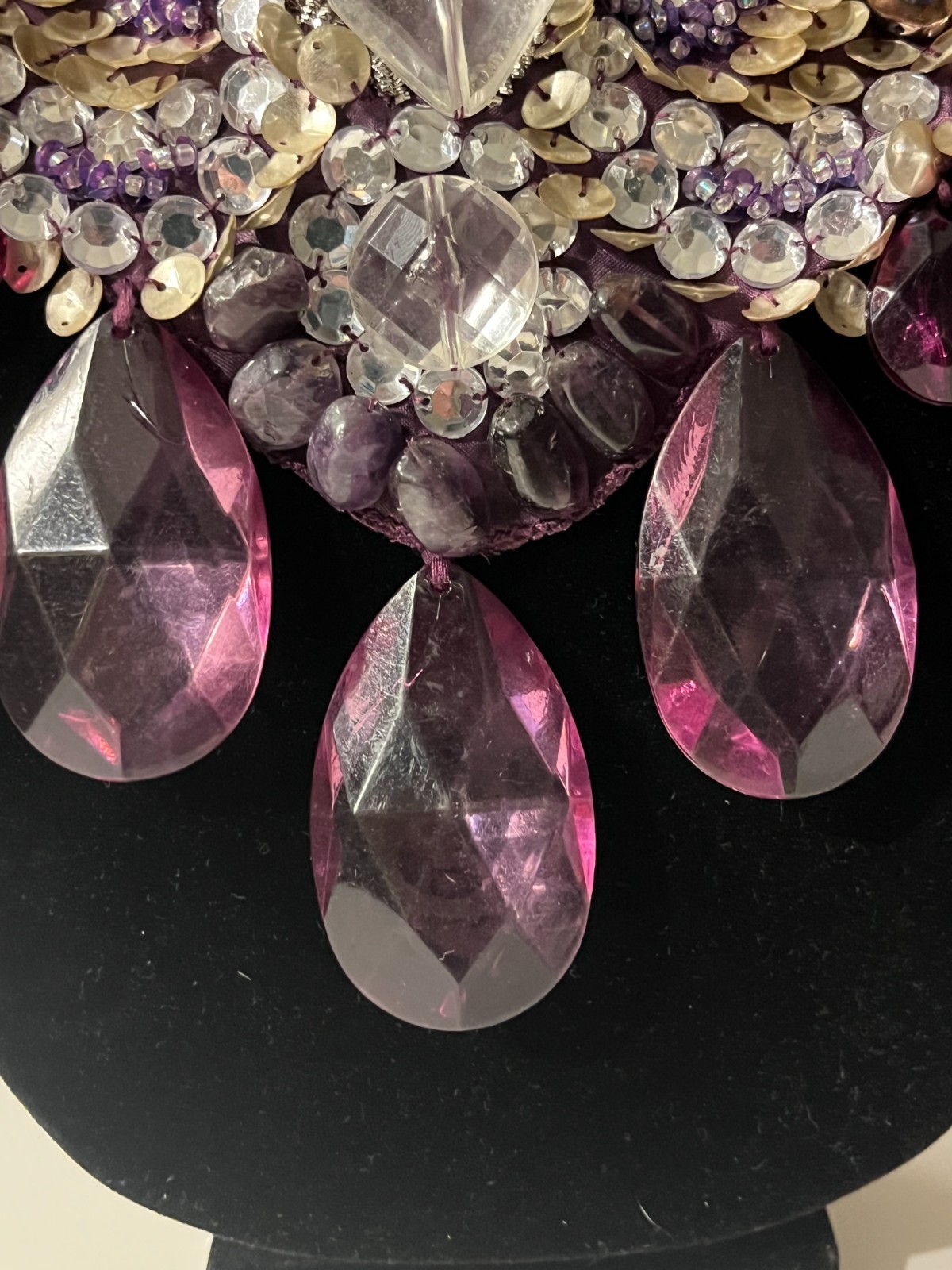 ROBERTA FREYMANN Faceted Acrylic Crystals Sequins Purple Bib Statement Necklace