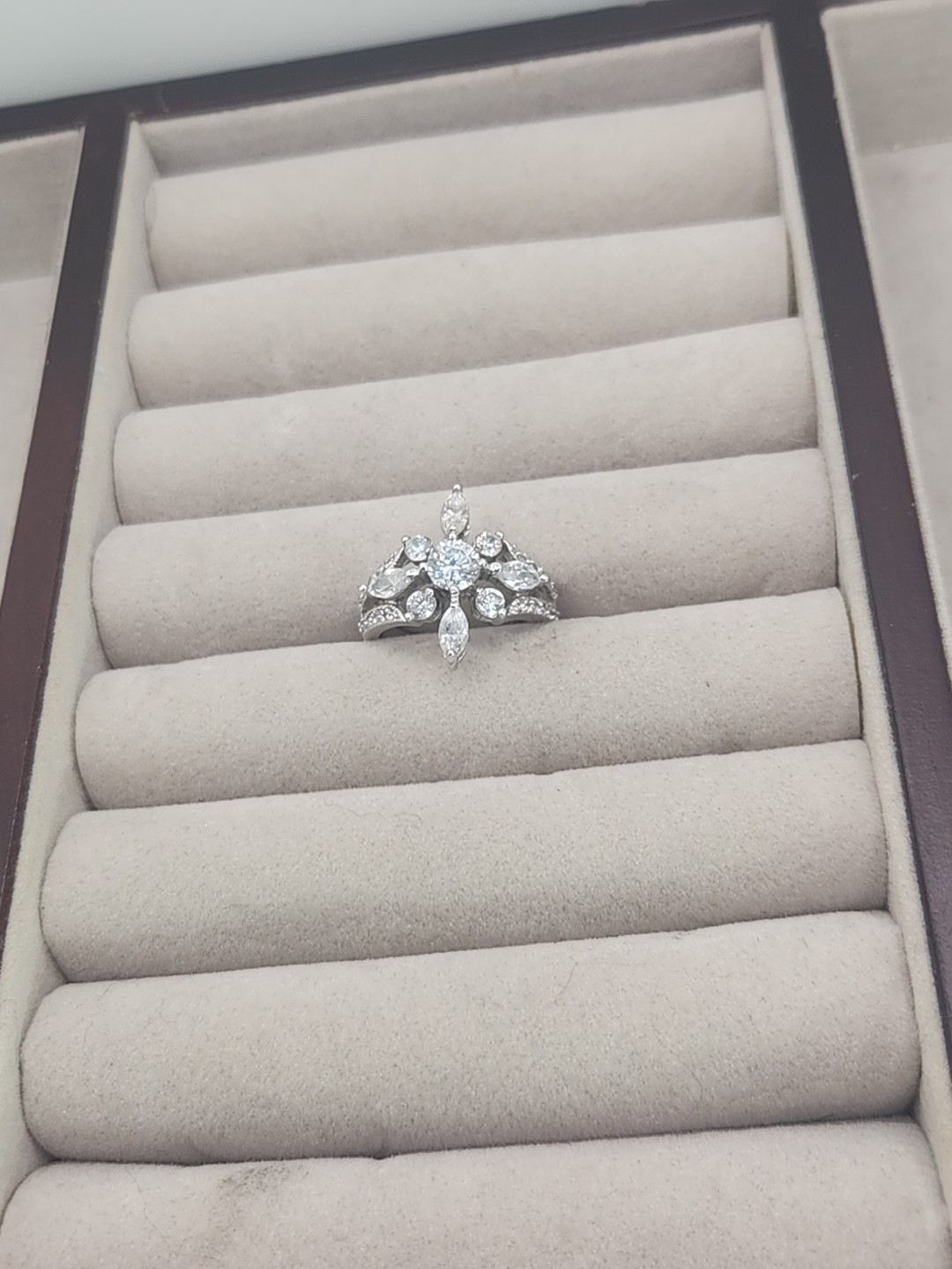 Sterling Silver 925 Rhodium Plated Clear Round Marquise CZ Flower Ring Size 7