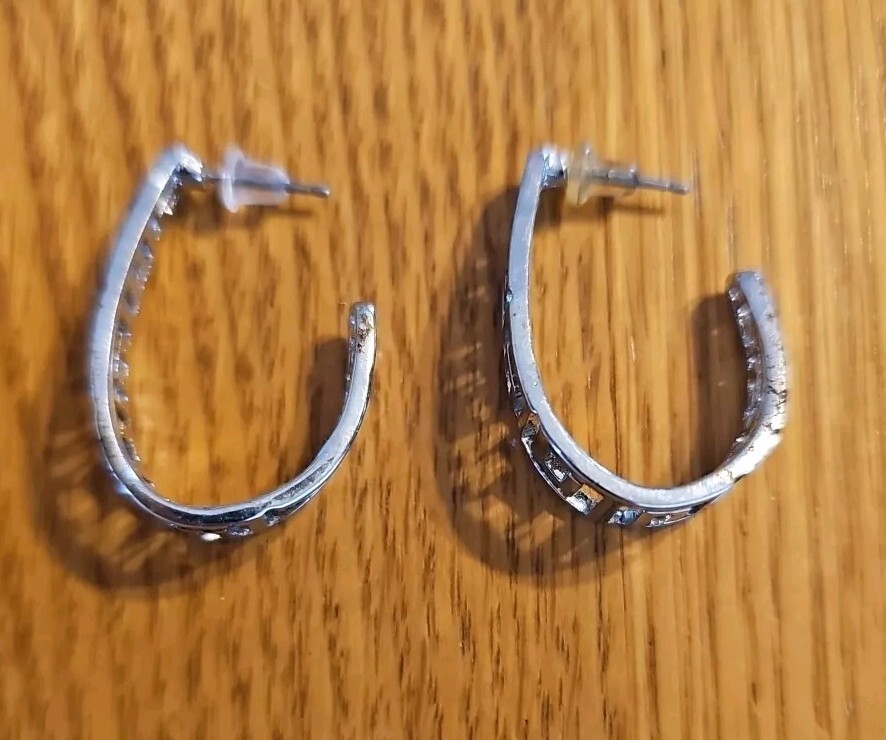 Women’s Silver Earrings Elongated Hoops Angular Cut Out Design 1.25″ Drop