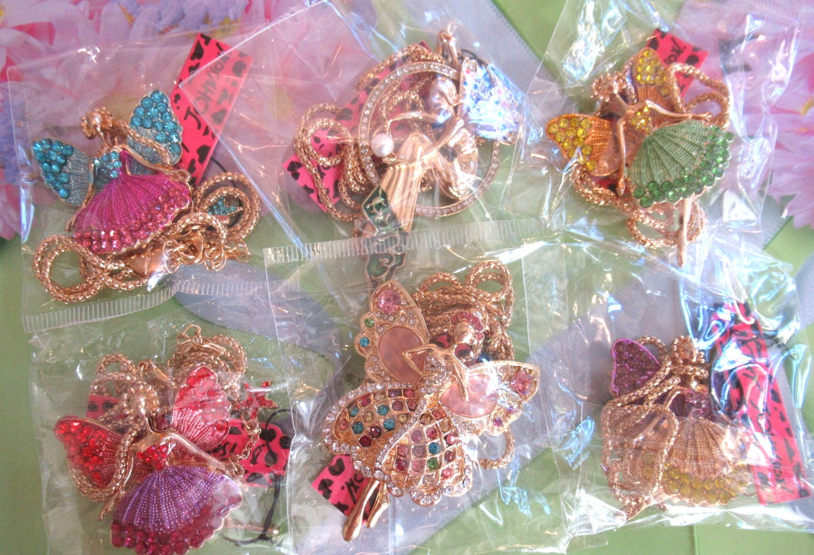 BETSEY JOHNSON Novelty Pendant Necklaces Fairies Angels Fairytale & Fantasy 6pcs