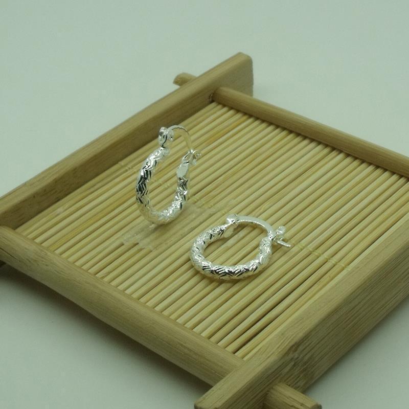 Cute Silver Plated Small 5/8″ Round Nicely Textured Classic Style Hoop Earrings