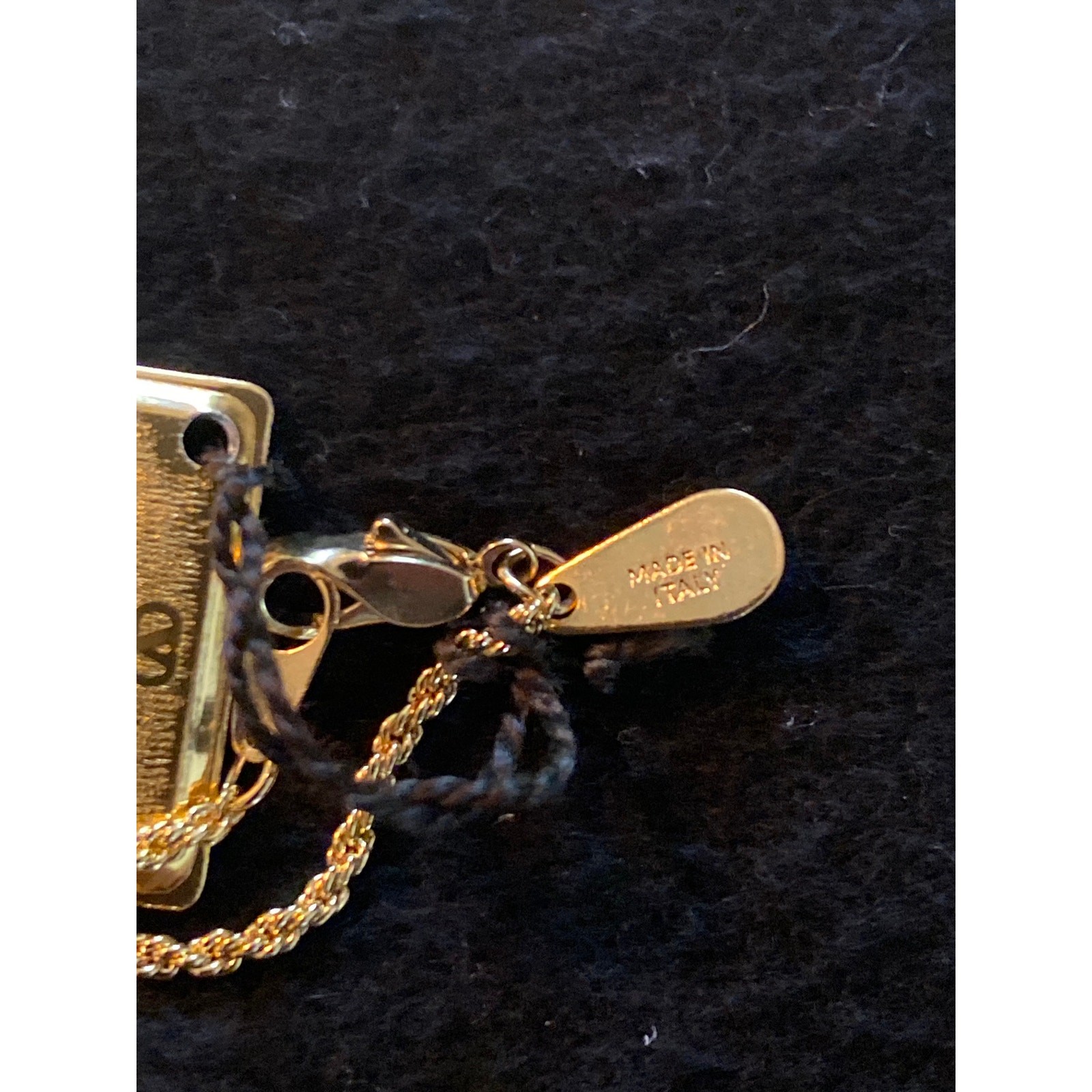Brand New Vintage Valentino V Gold Chain Necklace Made in Italy Authentic