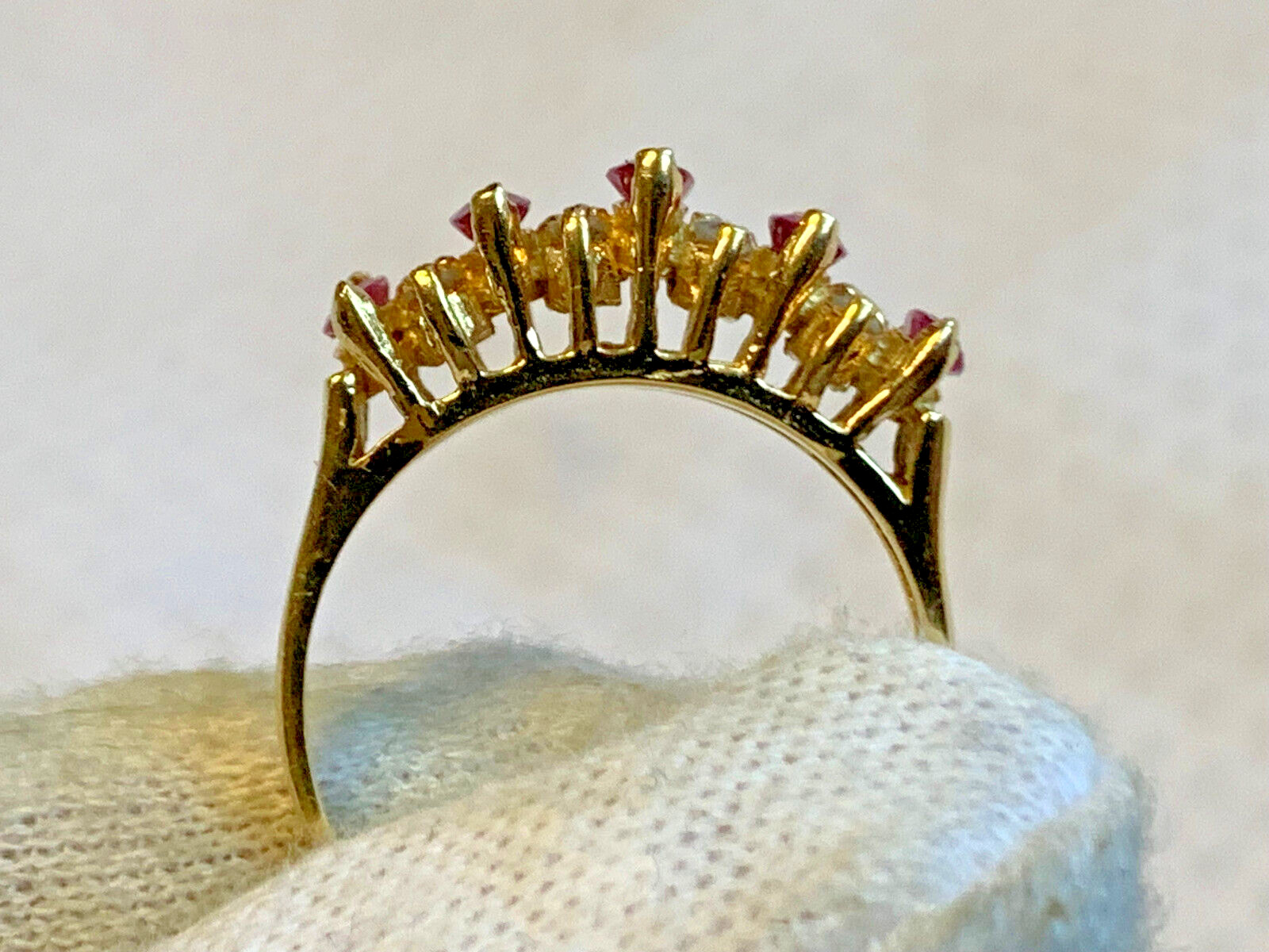 14K Yellow Gold Ring 2.5g Fine Jewelry Size 5.25 Band Ruby & Clear Color Stones