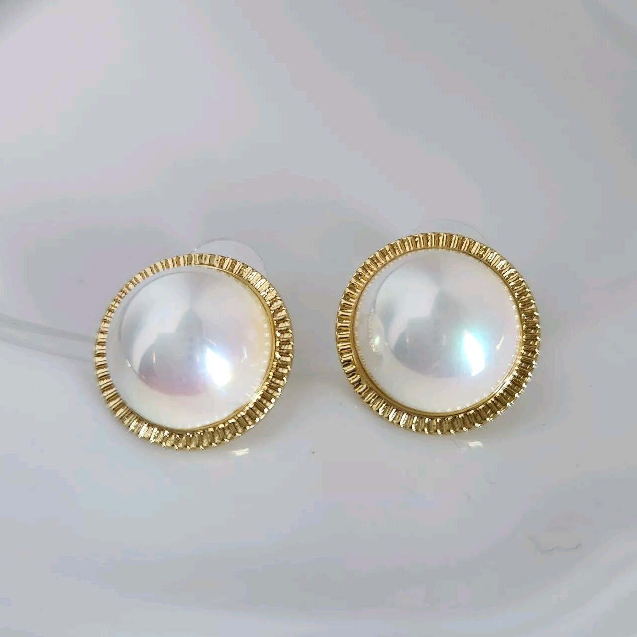 Sea Shell 18mm MABE Pearl Japanese White DC Stud Earrings 14k Yellow Gold Plated