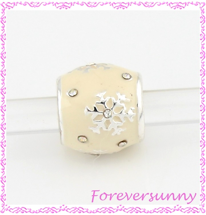 DaVinci Beads Cream Silver Xmas Snowflake DB27-20